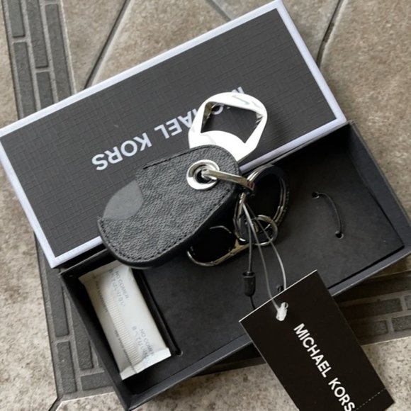 Men`s Harrison Signature Logo Black Bottle Opener Key Fob Black - Picture 9 of 12